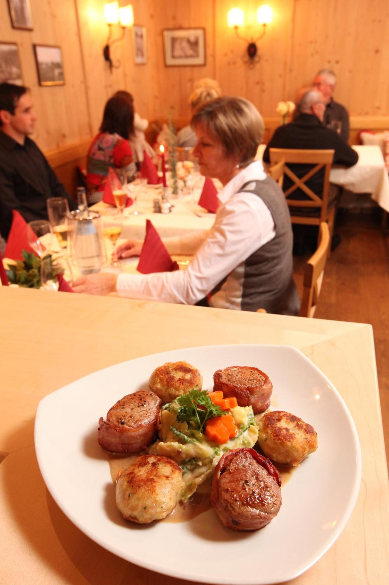 Gasthof-Pension Brauner Hirsch In Alfeld - Mittelfranken Екстер'єр фото